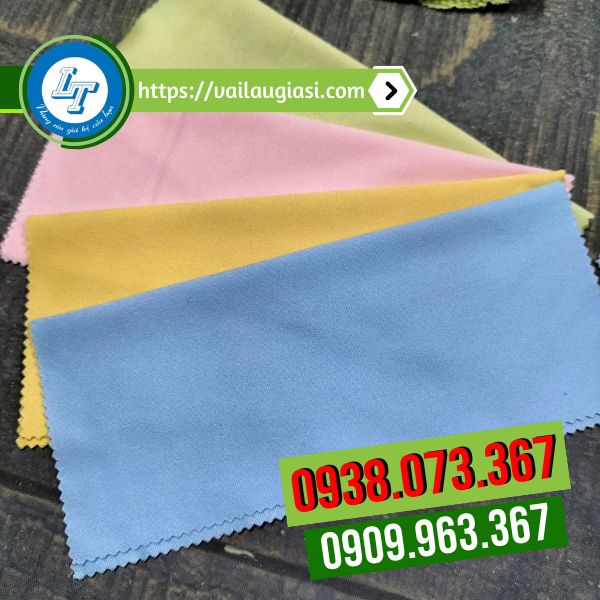 Khăn lau mắt kính đóng gói hộp 4 màu Khăn lau mắt kính đóng gói hộp 4 màu