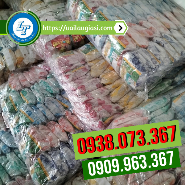 Số lượng lớn áo mưa phương tiện chấm bi Số lượng lớn áo mưa phương tiện chấm bi