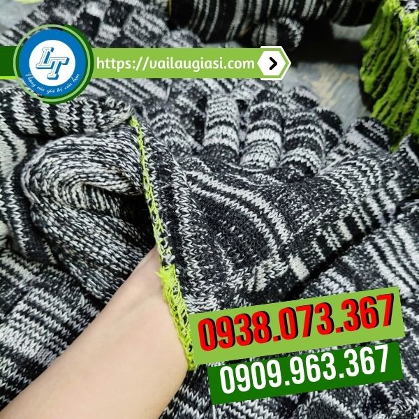Độ co giãn và chất len dày dặn của bao tay