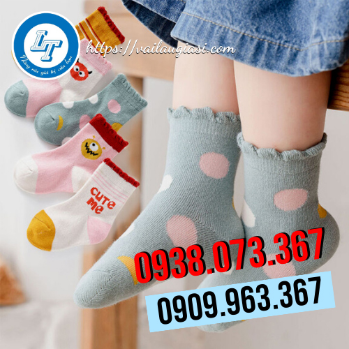 Tất co giãn tốt, ôm sát chân bé Tất co giãn tốt, ôm sát chân bé