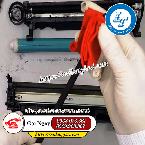 Sử dụng vải vụn để lau máy Sử dụng vải vụn để lau máy