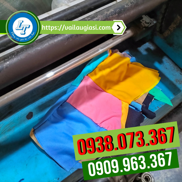 Giẻ lau được chuyên dùng lau chùi máy móc Giẻ lau được chuyên dùng lau chùi máy móc