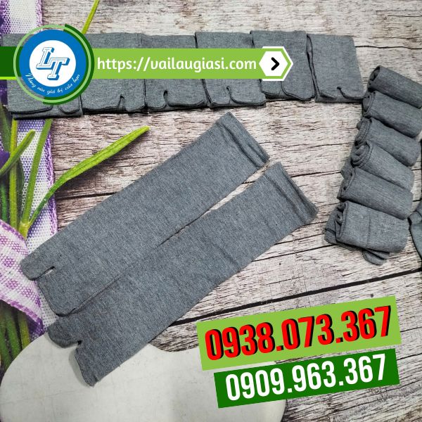 Vớ xỏ ngón chân màu xám Vớ xỏ ngón chân màu xám