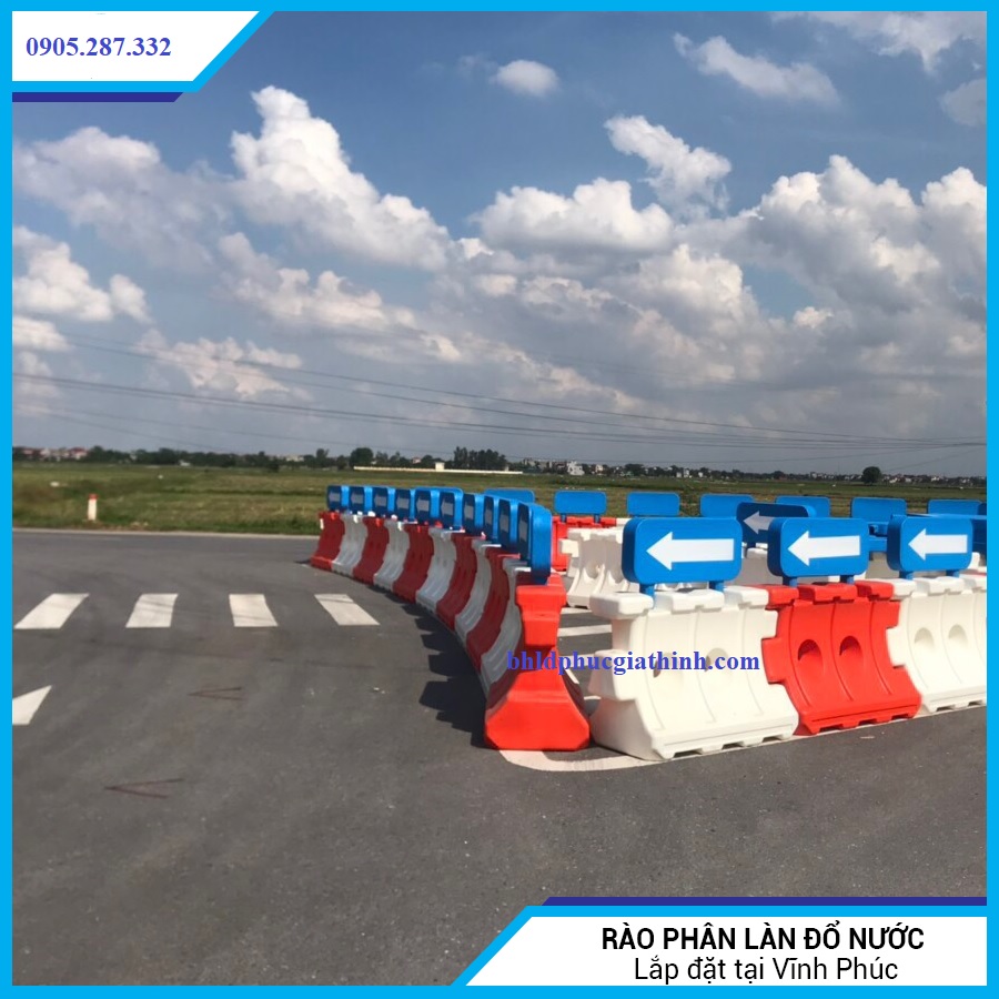 Rào phân làn đường đổ nước chất liệu HDPE có kích thước L1200 x W600 x H900