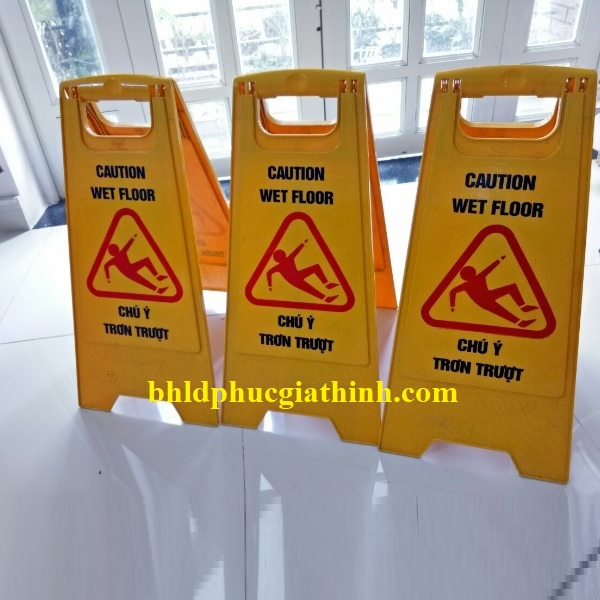 Biển cảnh báo Chú Ý Trơn Trượt biển chữ A