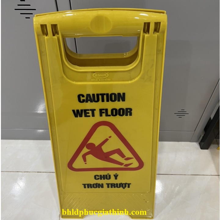 Biển cảnh báo Chú Ý Trơn Trượt biển chữ A