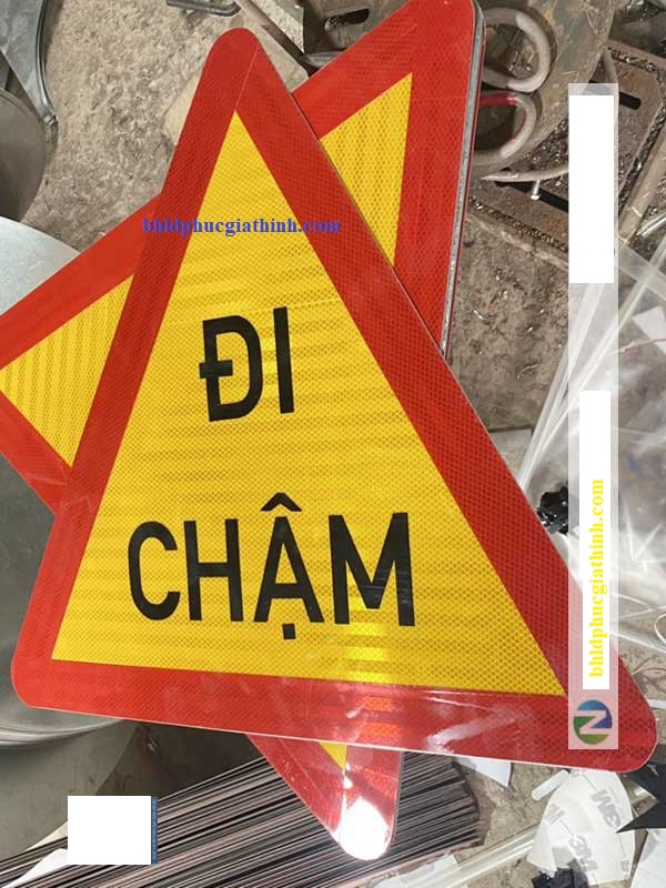 Biển báo giao thông W.245a Đi Chậm có phản quang