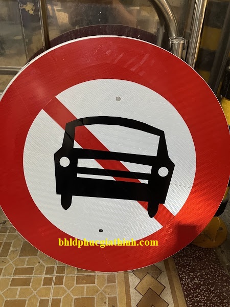 Biển báo giao thông P.103a cấm ô tô có phản quang