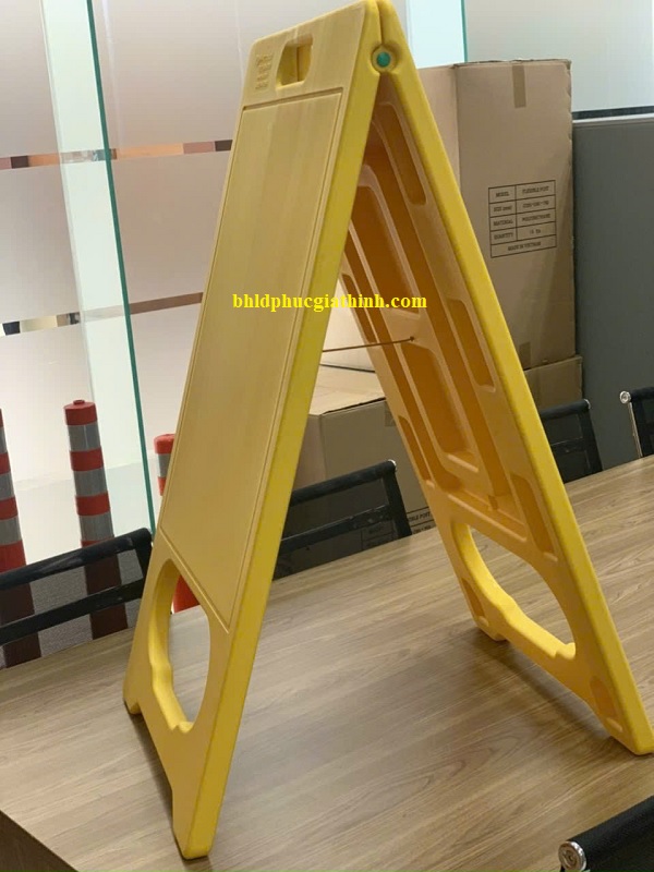 Bảng cảnh báo chữ A cỡ đại kích thước W520 x H970mm
