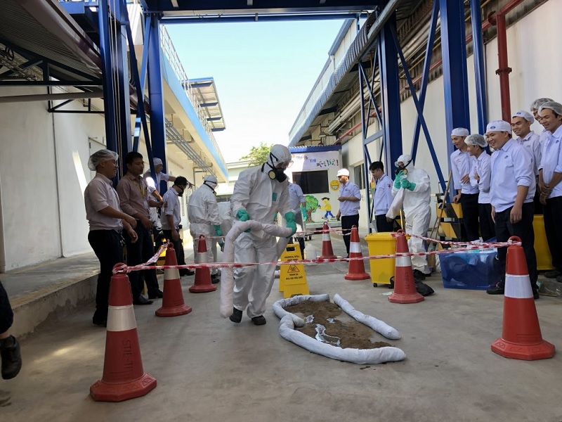 Bộ ứng cứu xử lý chống tràn dầu 240L (Oil Spill Kit 240L)