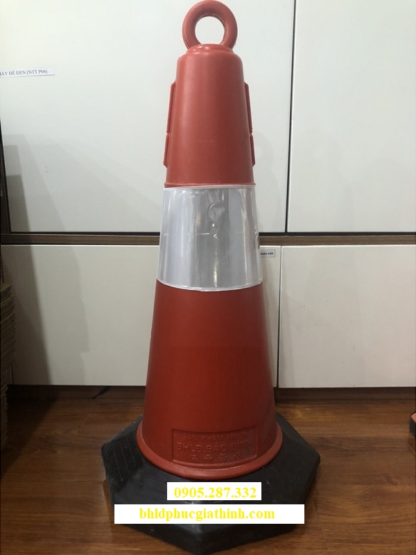 Cọc tiêu giao thông phản quang GT.511 cao 72cm chất liệu HDPE