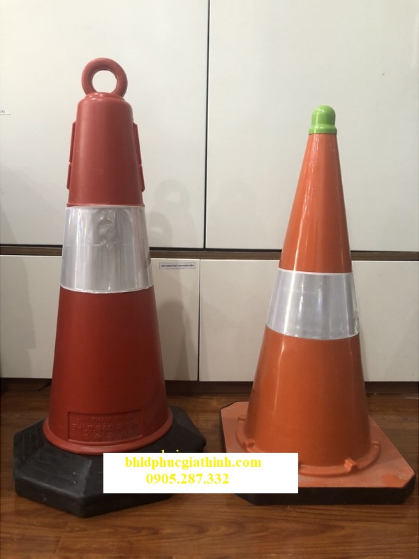 Cọc tiêu giao thông phản quang GT.511 cao 72cm chất liệu HDPE
