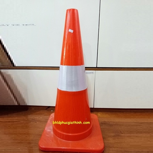 Cọc tiêu giao thông phản quang cao 70cm GT.70D1 chất liệu nhựa HDPE dẻo