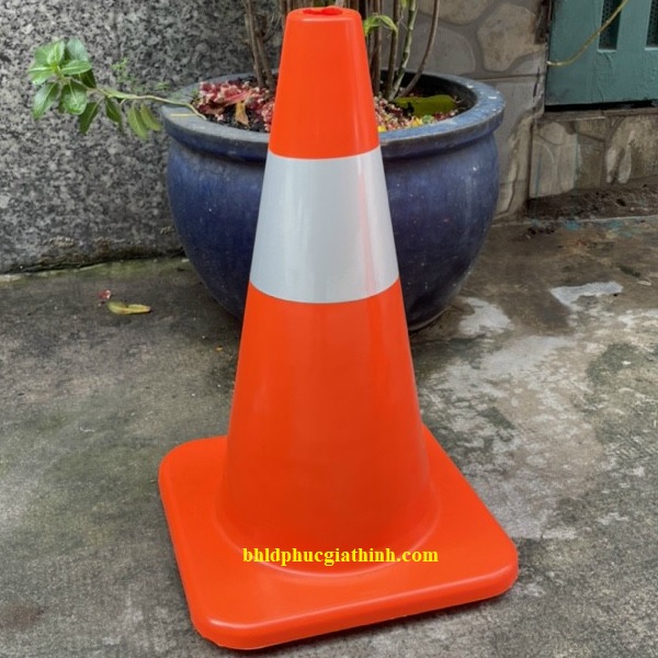 Cọc tiêu giao thông cao 45cm chất liệu cao su dẻo