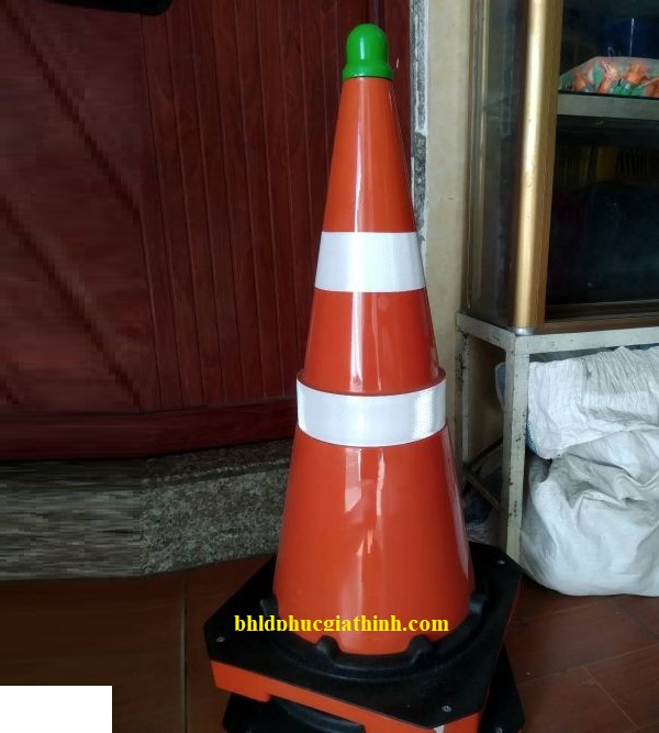 Cọc tiêu giao thông GT.52 cao 63.5cm có hai đường phản quang trắng