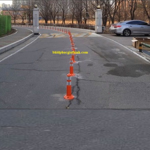 Cọc tiêu giao thông hình trụ cao 45cm (ø250 x ø80 x H450 mm) bằng nhựa dẻo