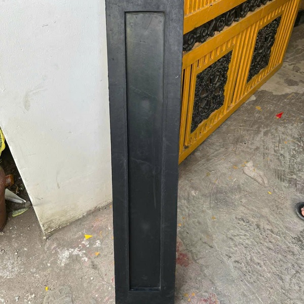 Đệm cao su chống va đập giảm chấn có phản quang kích thước 1000x200x100mm