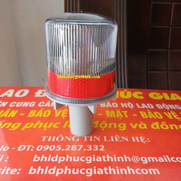 Đèn chớp cảnh báo năng lượng mặt trời có tay cầm Safetyman chính hãng