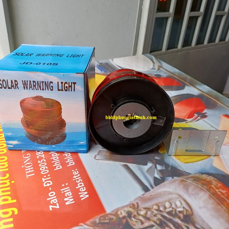 Đèn cảnh báo năng lượng mặt trời đế nam châm JD-010S