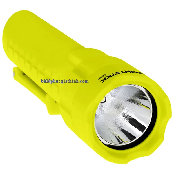 Đèn pin cầm tay chống cháy nỗ Nightstick XPP-5420GA độ sáng 140 lumen dùng 3 pin AA