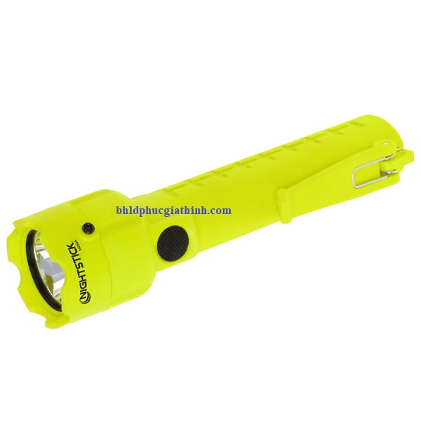 Đèn pin cầm tay chống cháy nỗ Nightstick XPP-5420GA độ sáng 140 lumen dùng 3 pin AA