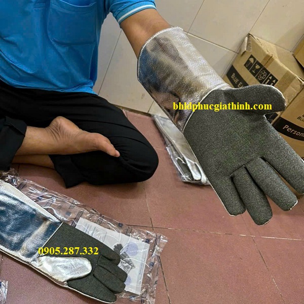 Găng tay tráng nhôm chống cháy chịu nhiệt 250 độ Blue Eagle AL145 dài 36cm