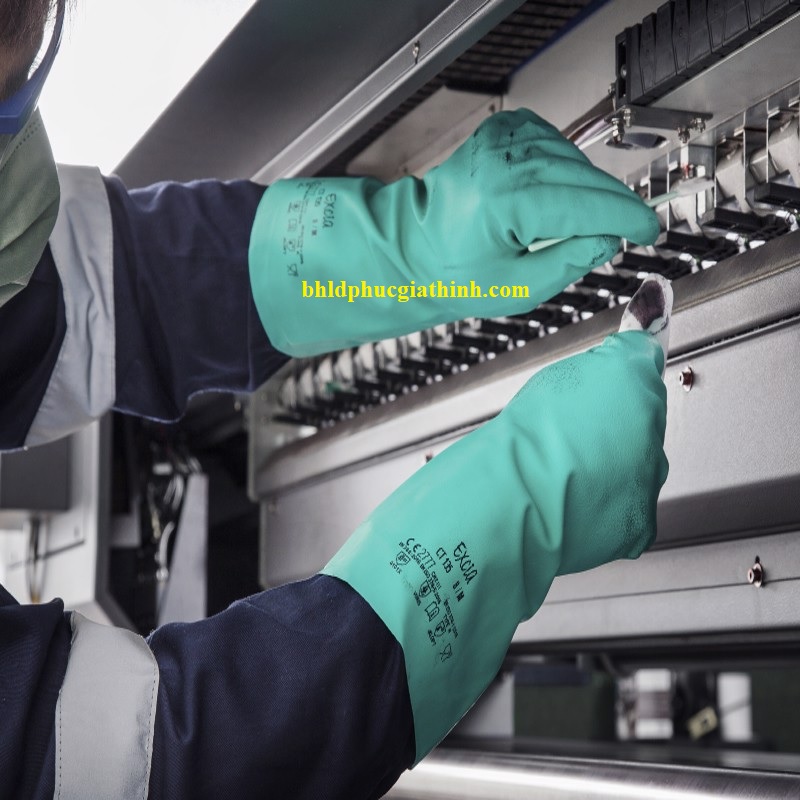 Găng tay chống hoá chất Excia CT135 chất liệu Nitrile Malaysia