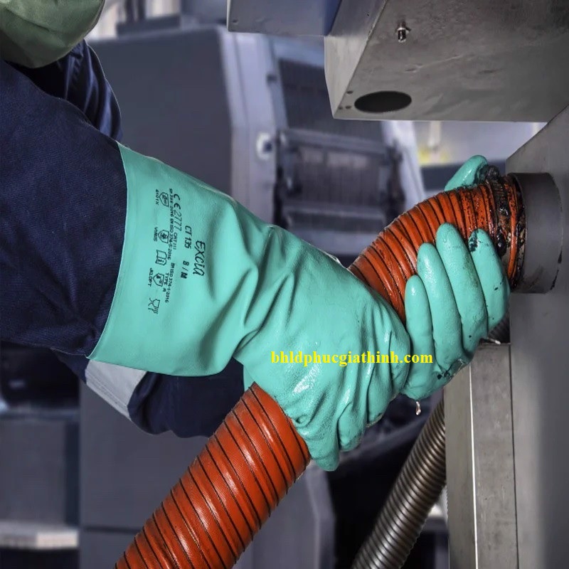 Găng tay chống hoá chất Excia CT135 chất liệu Nitrile Malaysia