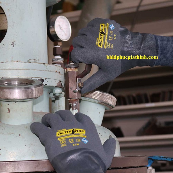 Găng tay đa năng nhúng Nitrile chống dầu Towa Activgrip 503