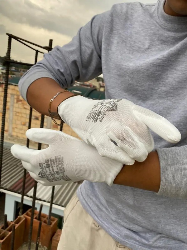 Găng tay dệt kim sợi Polyester phủ PU lòng bán tay Deltaplus VE702P