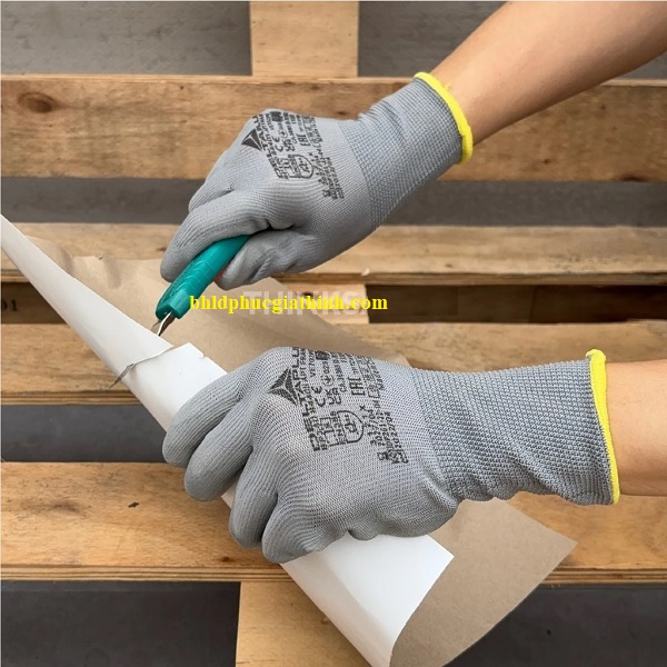 Găng tay cơ khí đa năng sợi Polyester phủ PU lòng bàn tay Deltaplus VE702PG