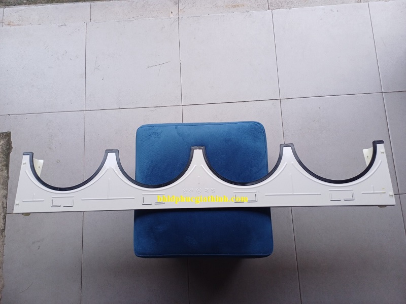 Giá treo nón bảo hộ lao động Hàn Quốc loại 4 nón