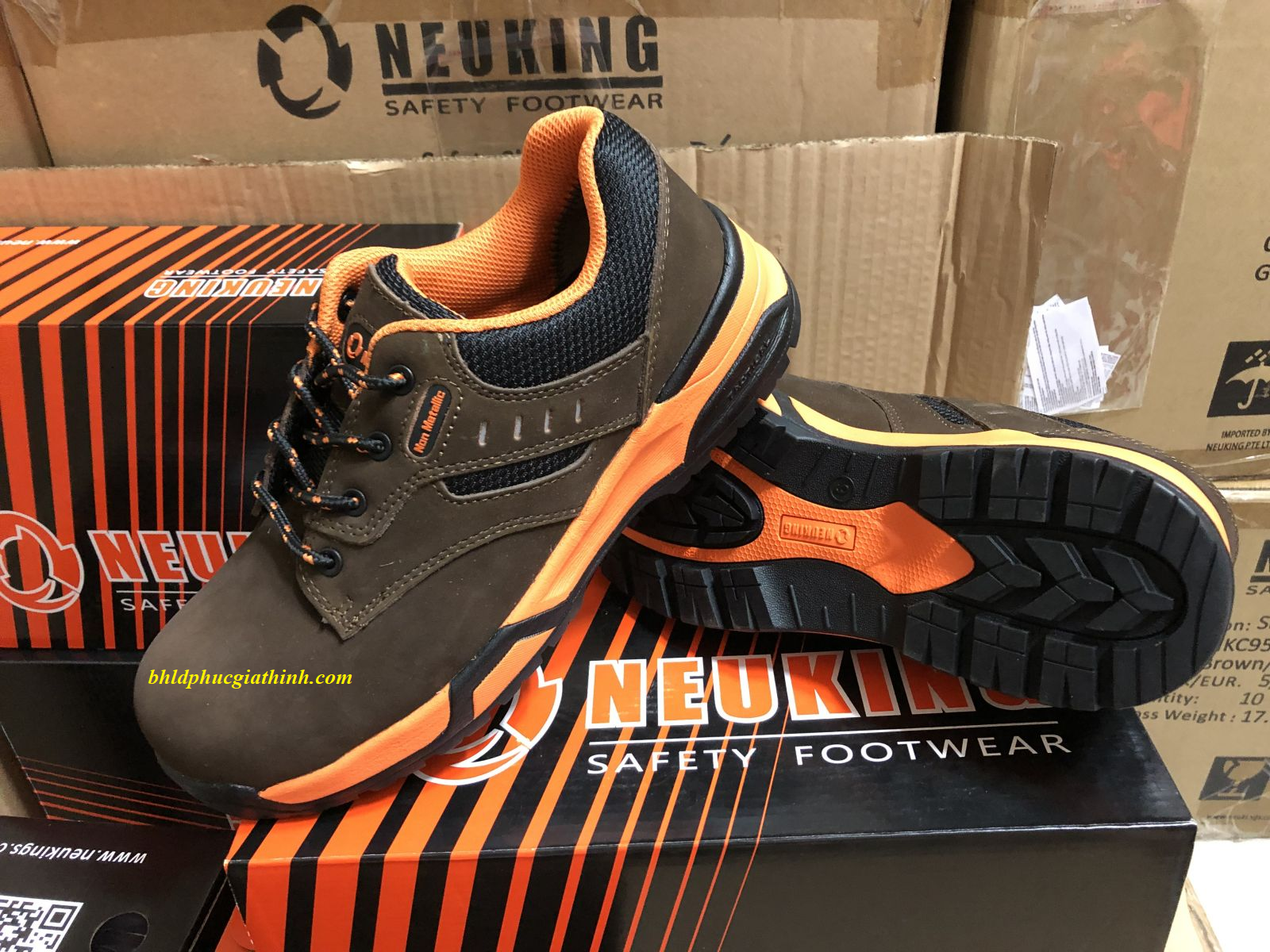 GIÀY BẢO HỘ CÁCH ĐIỆN 18KV NEUKINGS NKC 90K SINGAPORE CHỊU NHIỆT 300 ĐỘ