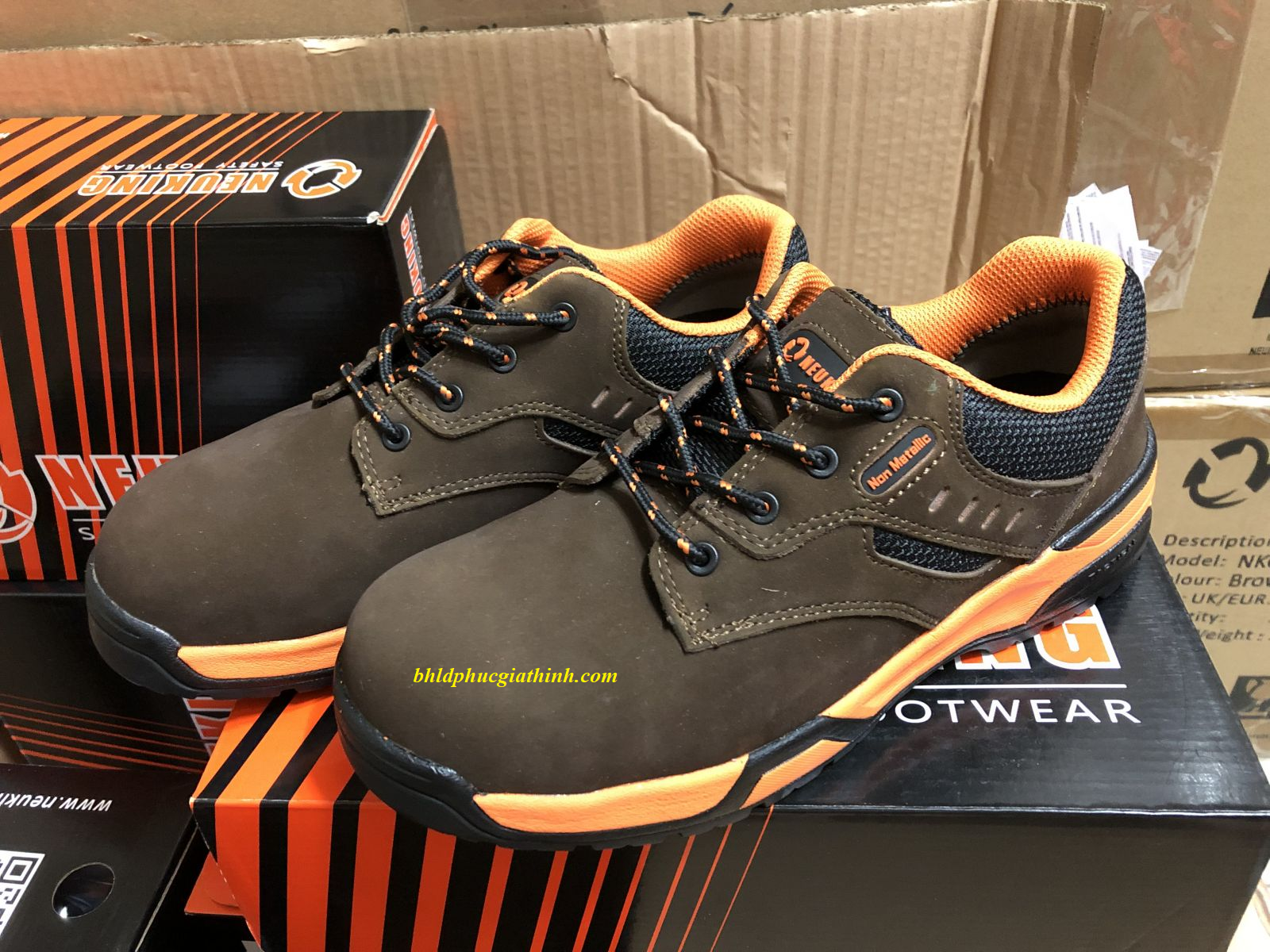 GIÀY BẢO HỘ CÁCH ĐIỆN 18KV NEUKINGS NKC 90K SINGAPORE CHỊU NHIỆT 300 ĐỘ