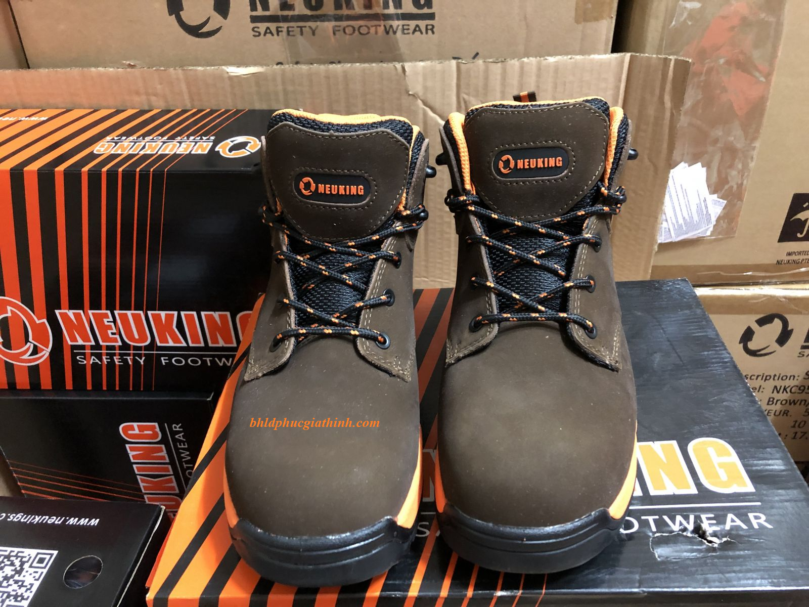 GIÀY BẢO HỘ CÁCH ĐIỆN 18KV NEUKINGS NKC 93K