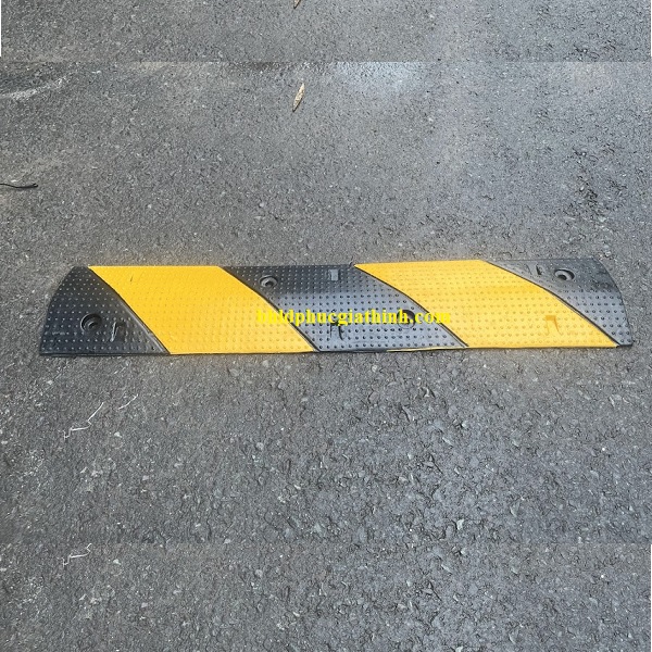 Gờ giảm tốc cao su vàng đen kích thước Dài 1000 x Rộng 190 x Cao 25mm