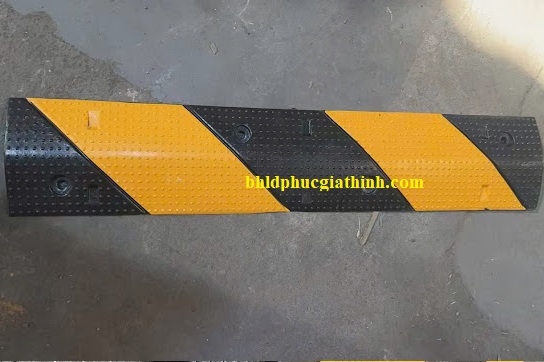 Gờ giảm tốc cao su vàng đen kích thước Dài 1000 x Rộng 190 x Cao 25mm