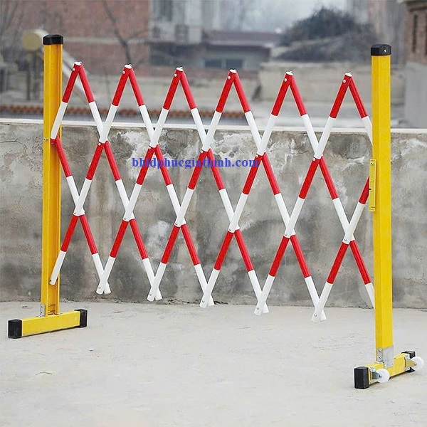 Hàng rào nhựa di động kích thước 1.2m x 2.5m có thể xếp gọn