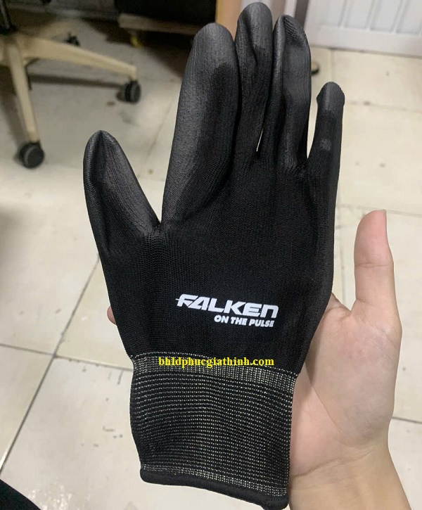 In logo lên găng tay làm quà tặng