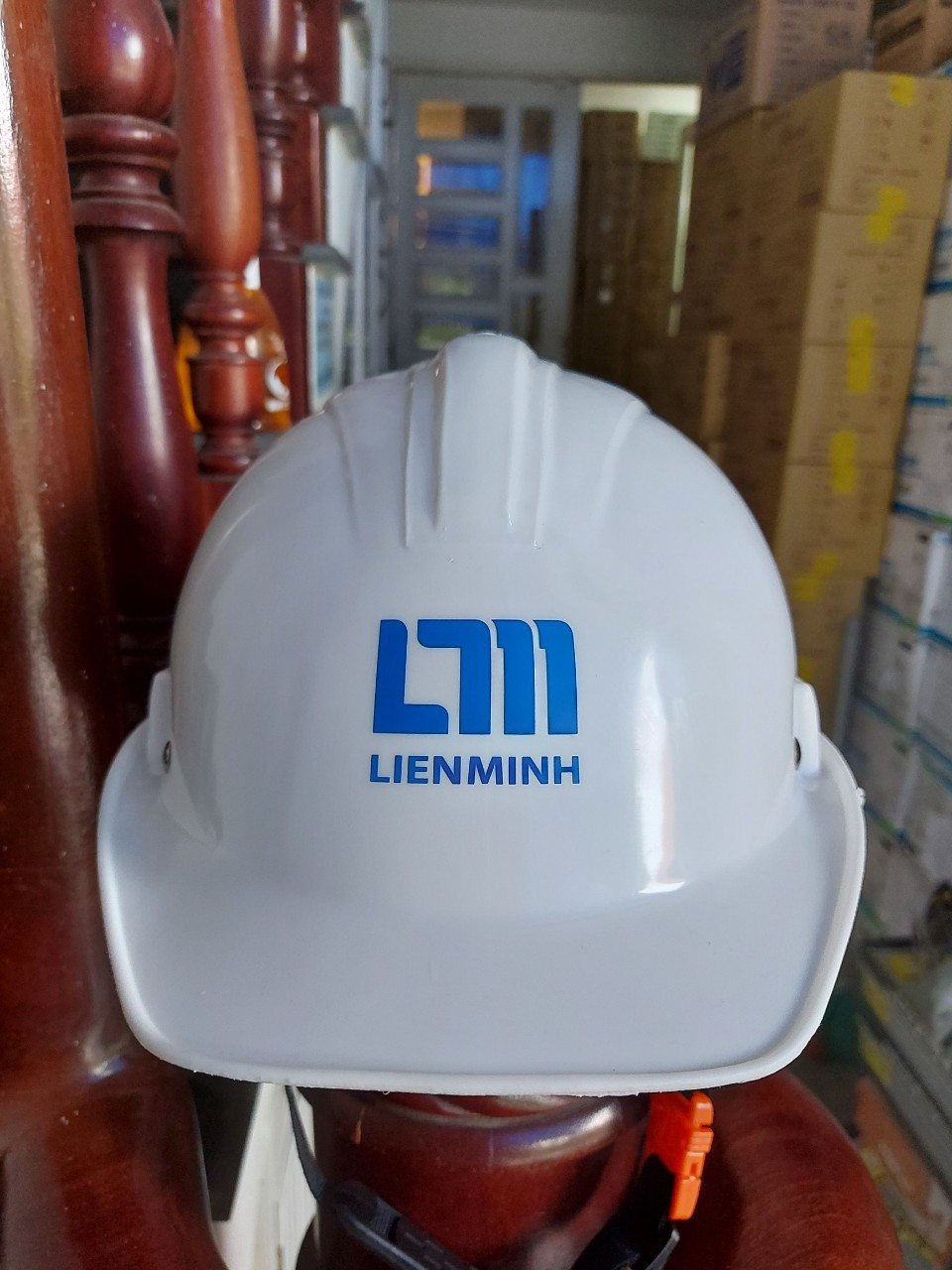 In logo trực tiếp lên nón bảo hộ lao động