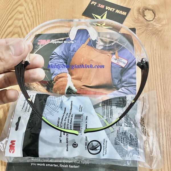 Kính bảo hộ 3M SF401SGAF chống bụi và tia UV