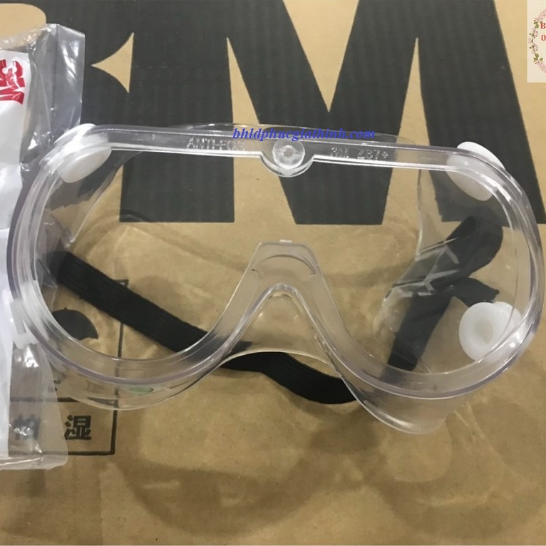 Kính bảo hộ chống hoá chất 3M 1621 chống đọng sương sử dụng kết hợp được cùng với kính cận