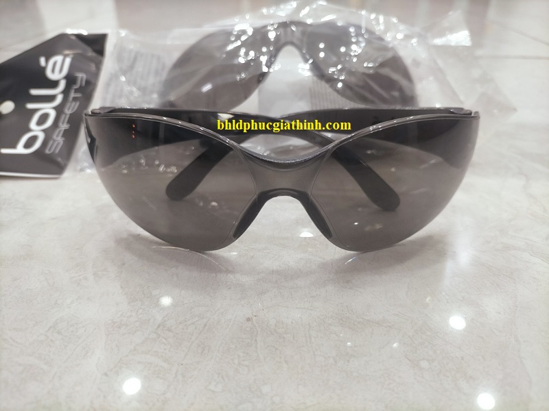 Kính bảo hộ chống hoá chất chống tia UV Bolle BANDIDO 1667202 chính hãng Pháp