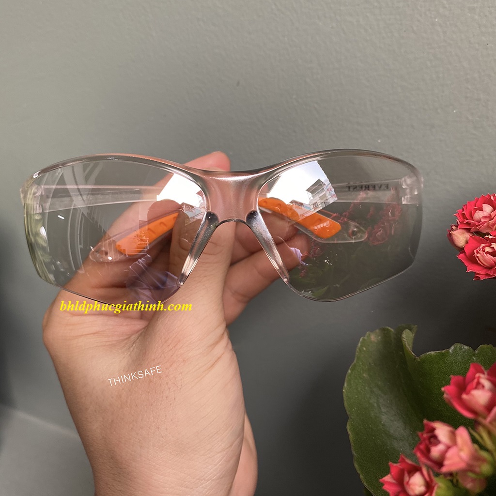 KÍNH BẢO HỘ EVEREST EV203 TRẮNG TRONG TRÁNG SILVER