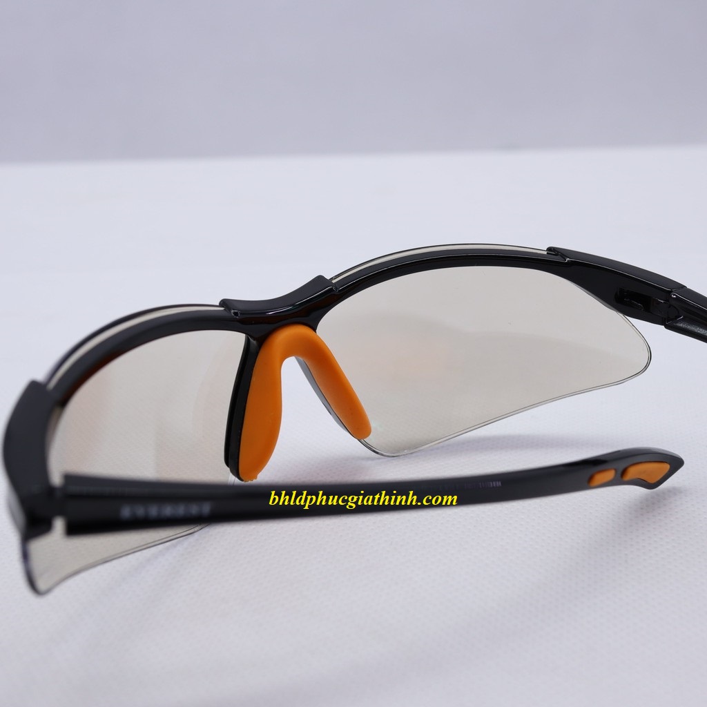 KÍNH BẢO HỘ EVEREST EV301 TRẮNG TRONG