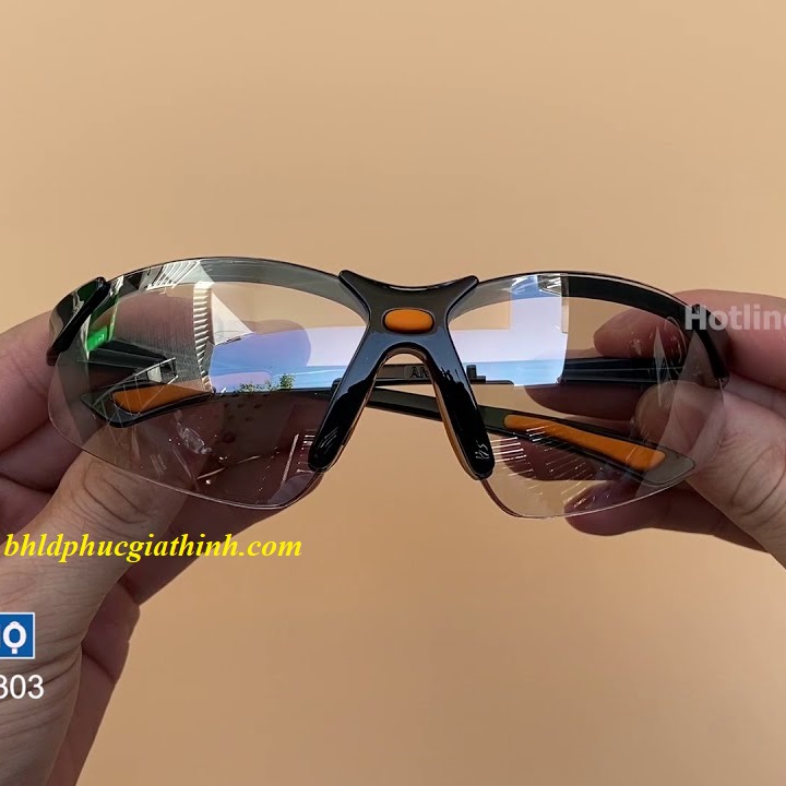 KÍNH BẢO HỘ EVEREST EV303 TRẮNG TRONG TRÁNG SILVER