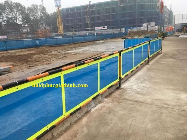 Lưới PVC chắn lan can công trình, chắn cửa thang máy cắt theo kích thước yêu cầu