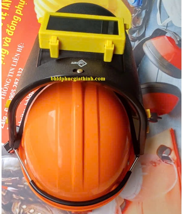 Mặt nạ hàn gọng lò xo Usafety sử dụng kết hợp với nón bảo hộ