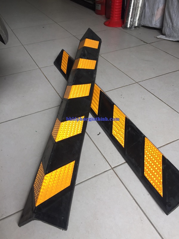 Thanh ốp cột cao su vuông phản quang 1m (1000*100*10mm)