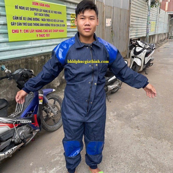 Quần áo bảo hộ chuyên dụng trong phun cát